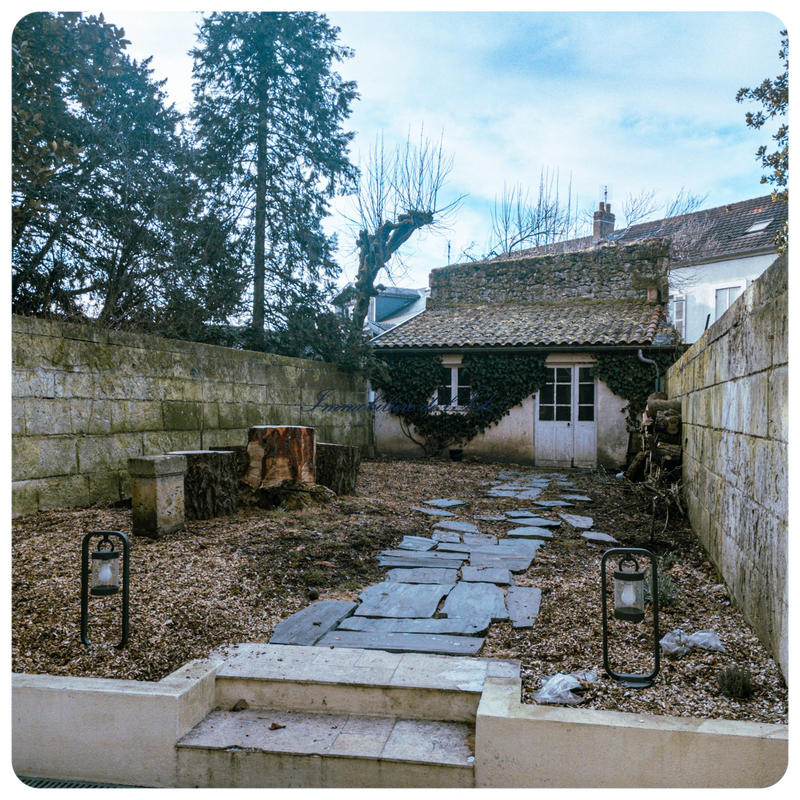 Maison - 179 m² - 9 pièces