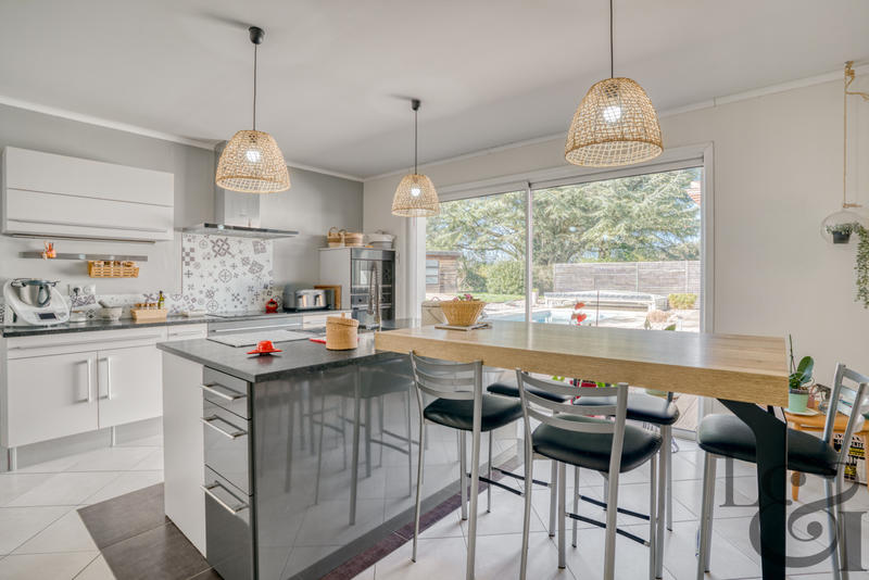 Maison - 190 m² - 8 pièces