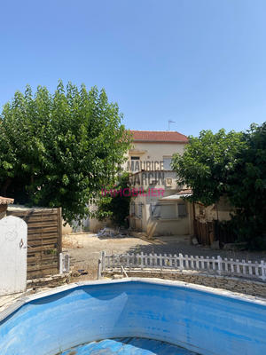 Maison - 280 m² - 6 pièces