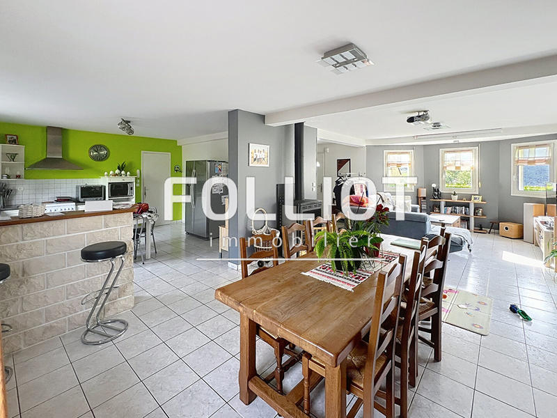 Maison - 121 m² - 6 pièces