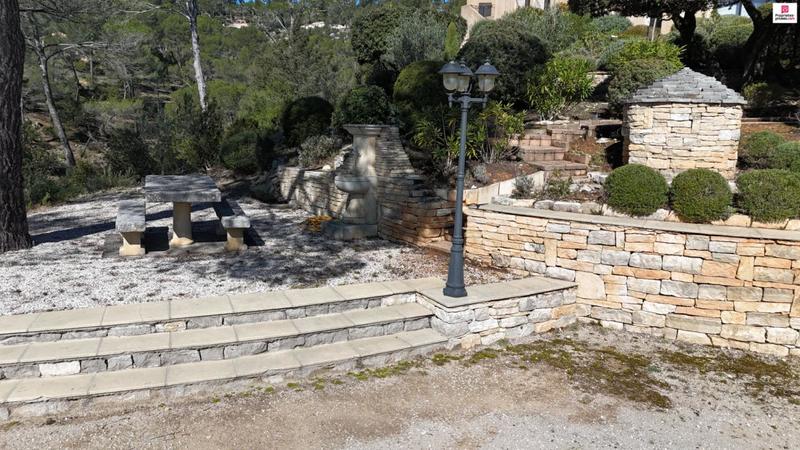 Maison - 279 m² - 14 pièces