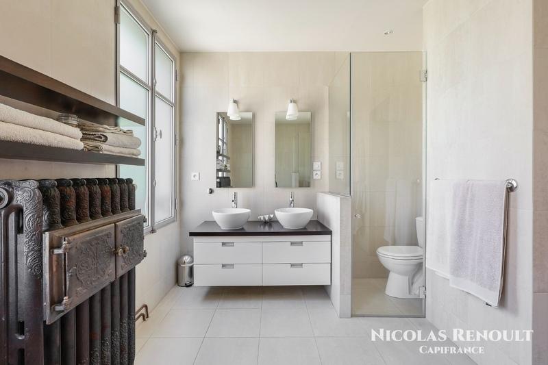 Maison - 250 m² - 8 pièces