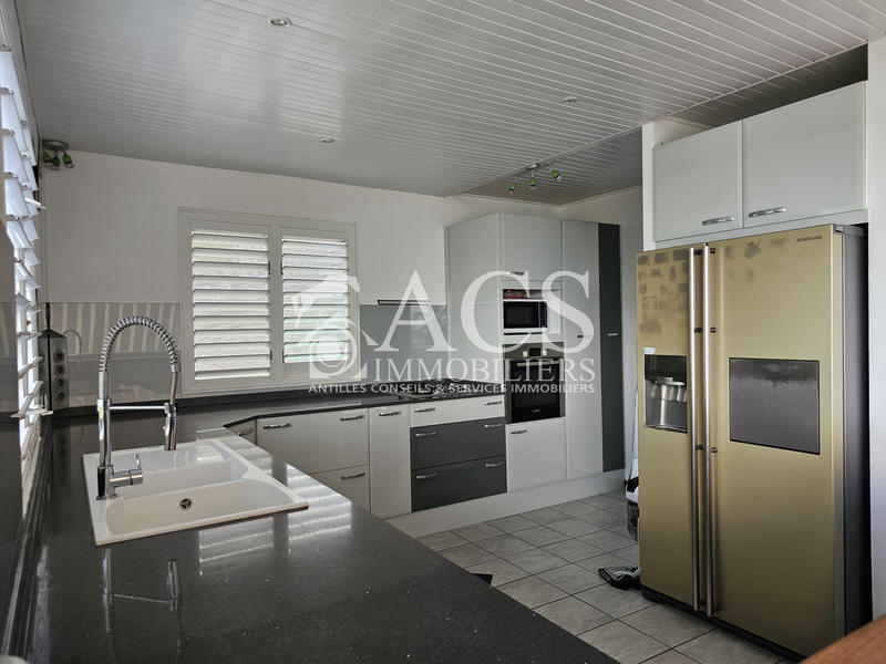 Maison - 141 m² - 5 pièces