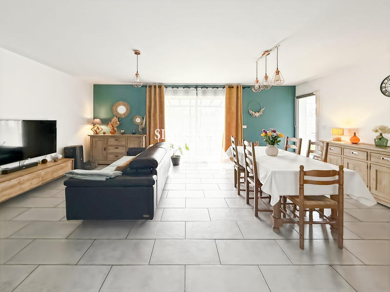 Maison - 93 m² - 4 pièces