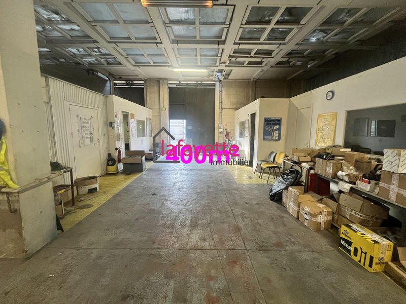 Entrepôt - 200 m²