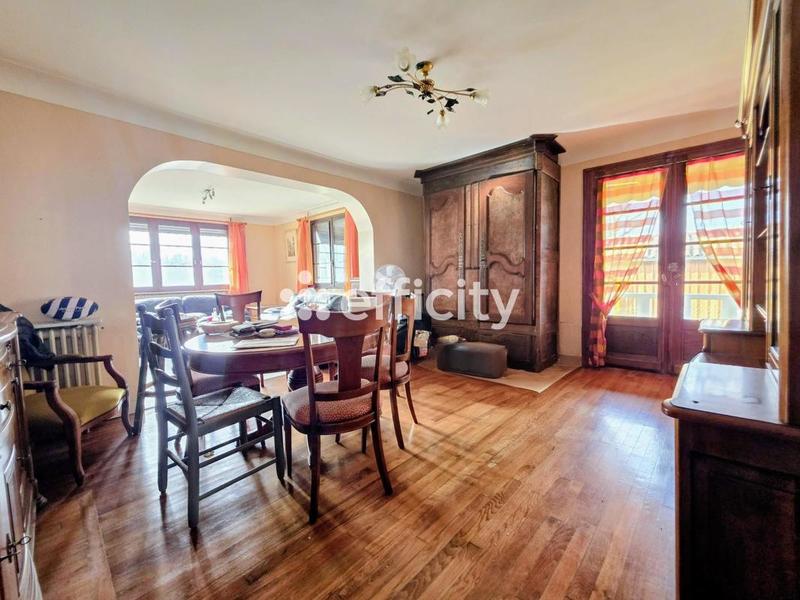 Maison - 96 m² - 5 pièces