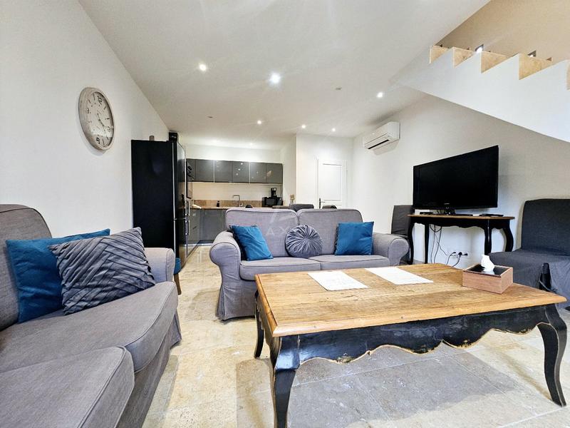 Maison - 180 m² - 8 pièces