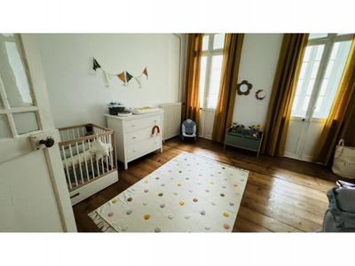 Appartement - 147 m² - 4 pièces