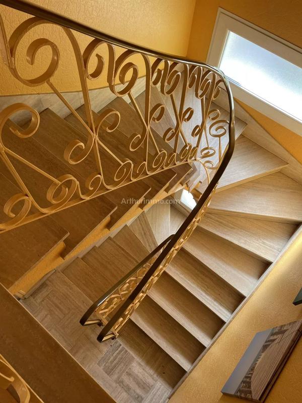 Maison - 151 m² - 7 pièces