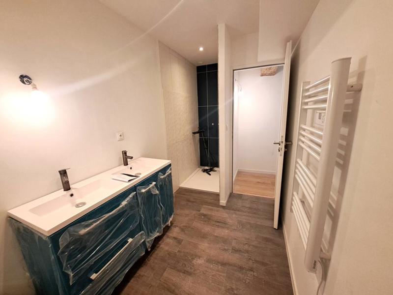 Maison - 248 m² - 11 pièces