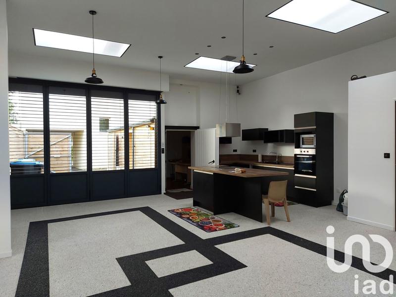 Loft - 202 m² - 4 pièces