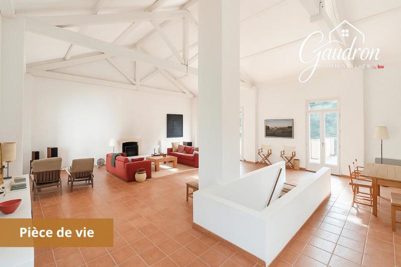 Maison - 220 m² - 7 pièces