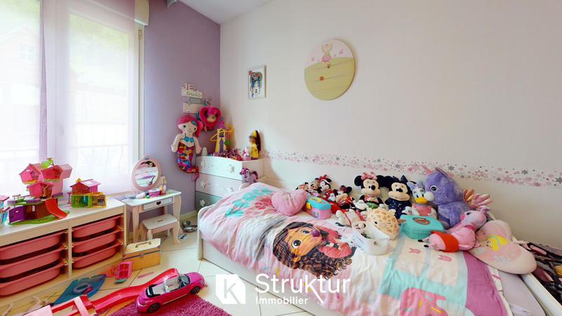 Maison - 247 m² - 7 pièces