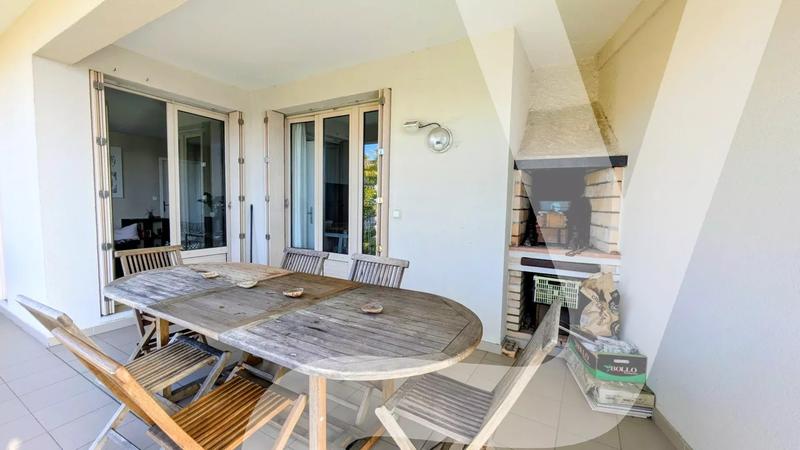 Appartement - 99 m² - 6 pièces