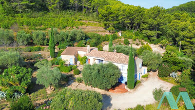 Maison - 198 m² - 7 pièces