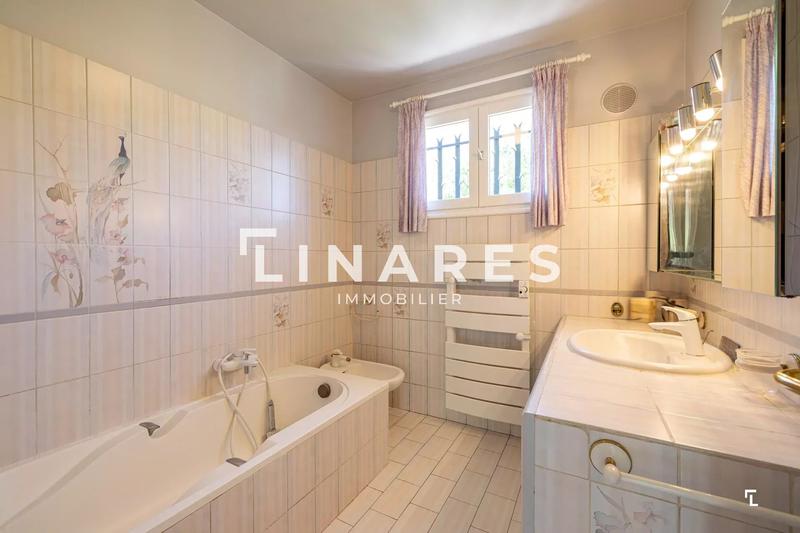 Maison - 190 m² - 5 pièces