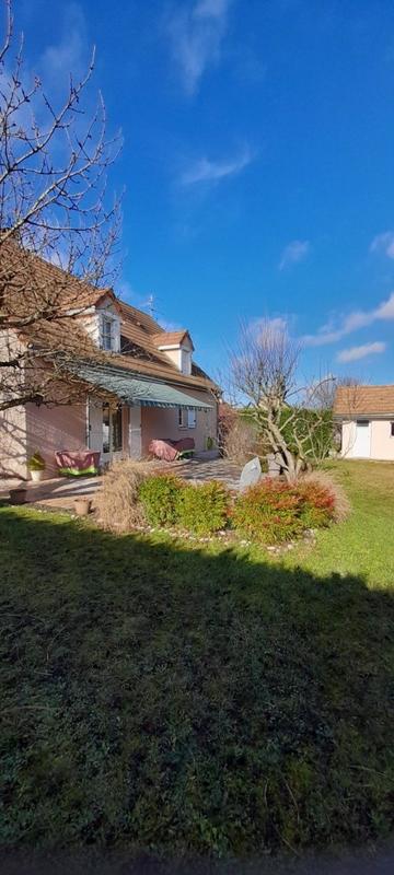 Maison - 140 m² - 5 pièces