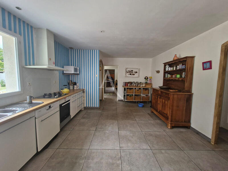 Maison - 137 m² - 5 pièces