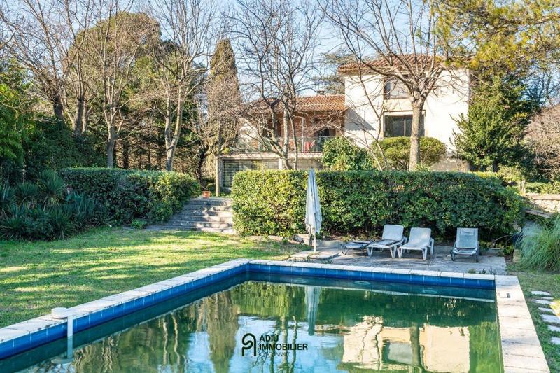 Maison de ville - 246 m² - 7 pièces