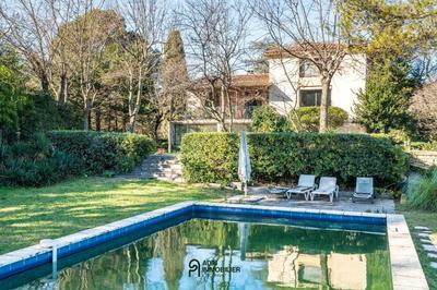 Maison de ville - 246 m² - 7 pièces