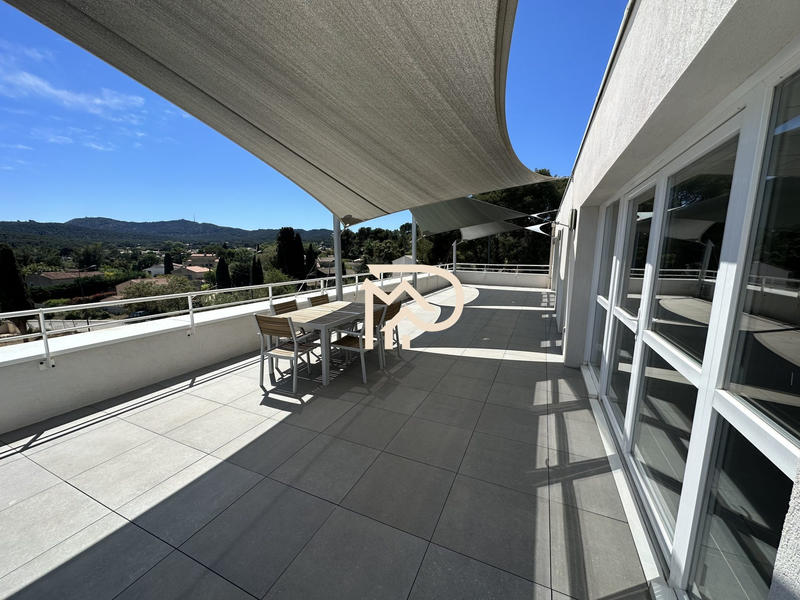 Local d'activités - 685 m²