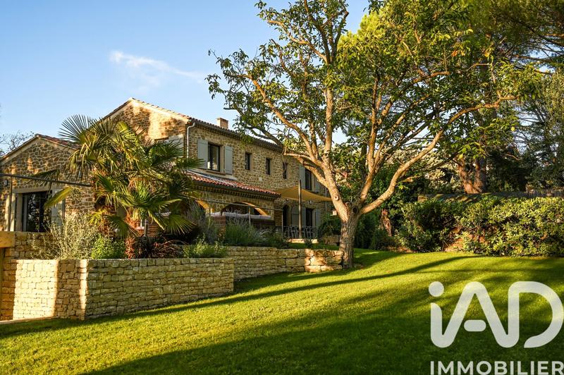 Maison - 250 m² - 6 pièces