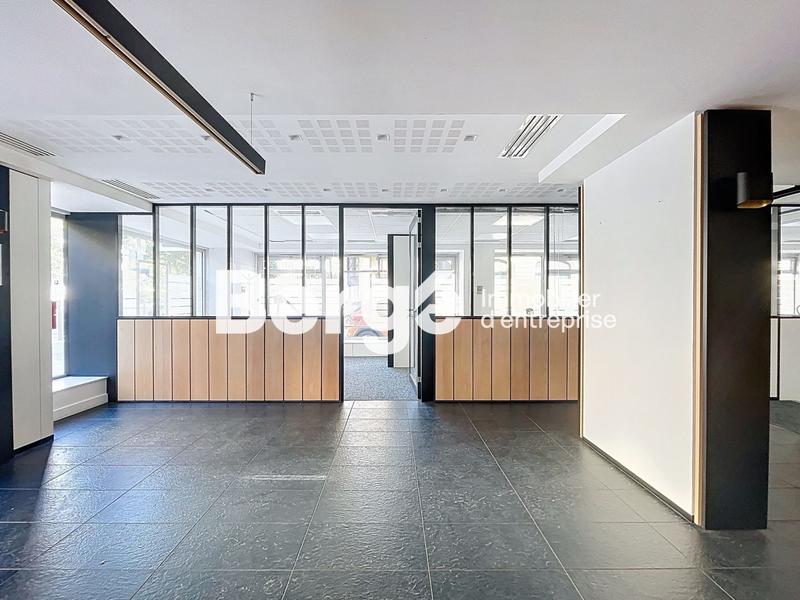 Local commercial - 90 m² - 5 pièces