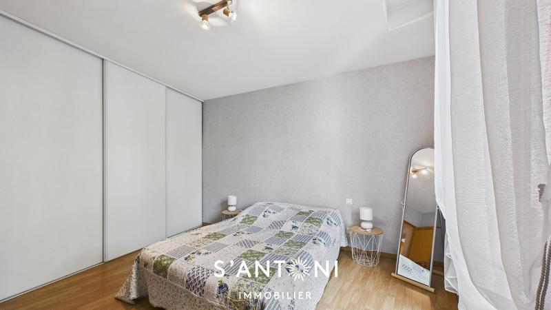 Maison - 181 m² - 6 pièces