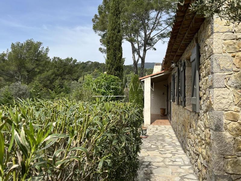 Villa - 180 m² - 6 pièces