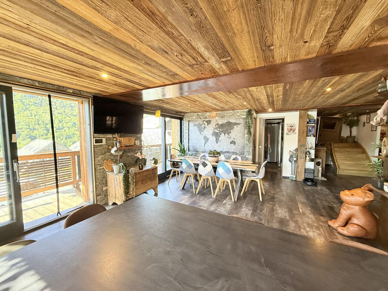 Châlet - 159 m² - 8 pièces