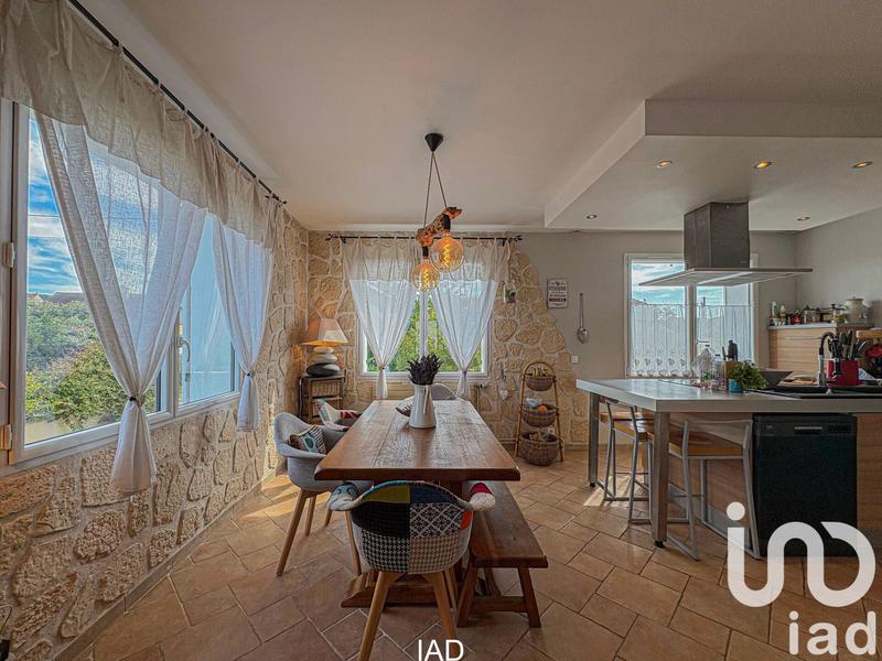 Maison - 240 m² - 7 pièces