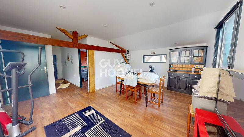 Maison - 270 m² - 8 pièces