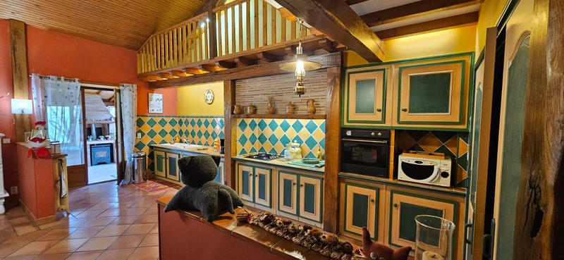 Maison - 410 m² - 11 pièces