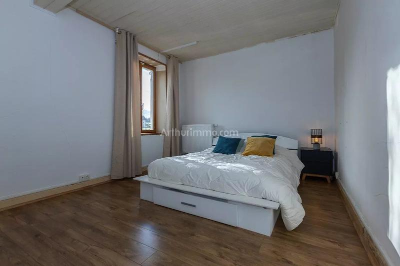 Maison - 222 m² - 7 pièces