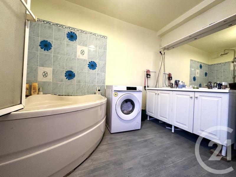 Maison - 217 m² - 6 pièces