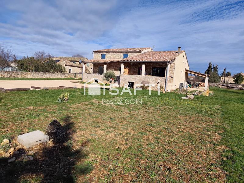 Maison - 220 m² - 8 pièces