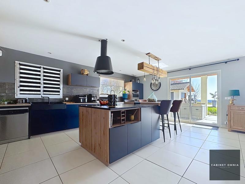 Maison - 144 m² - 5 pièces