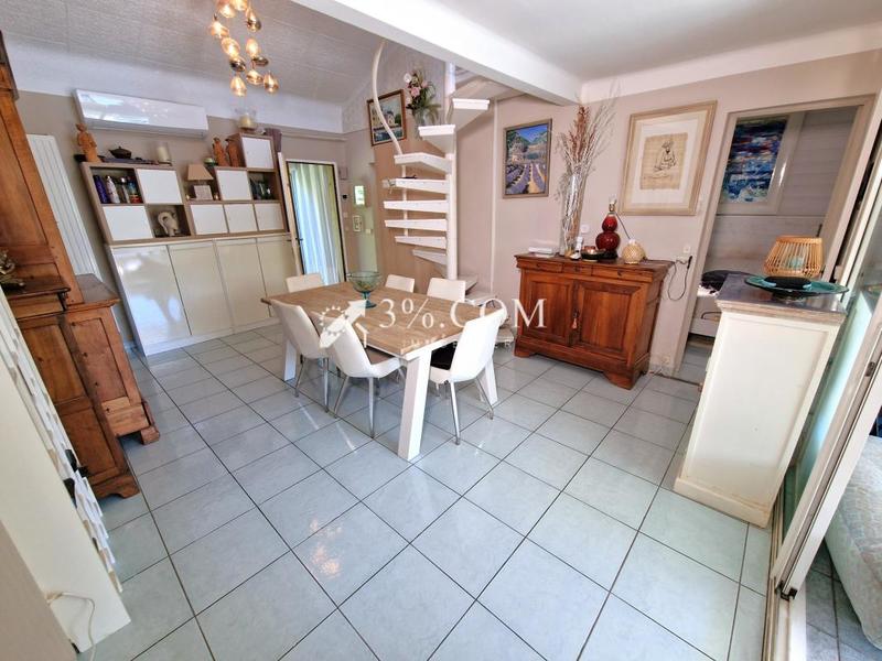 Maison - 96 m² - 5 pièces