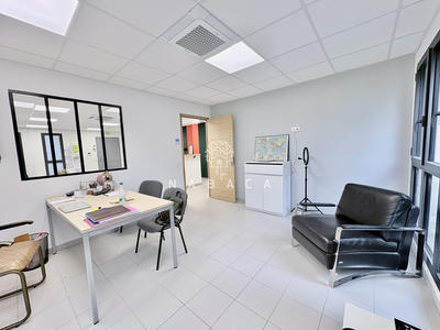 Fonds de commerce - Bureau - 150 m²