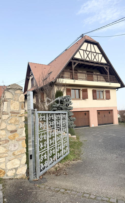 Maison ancienne - 224 m² - 12 pièces