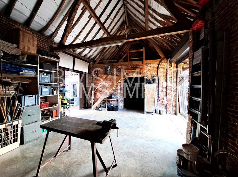 Maison - 270 m² - 8 pièces