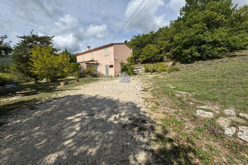 Propriété - 202 m² - 7 pièces