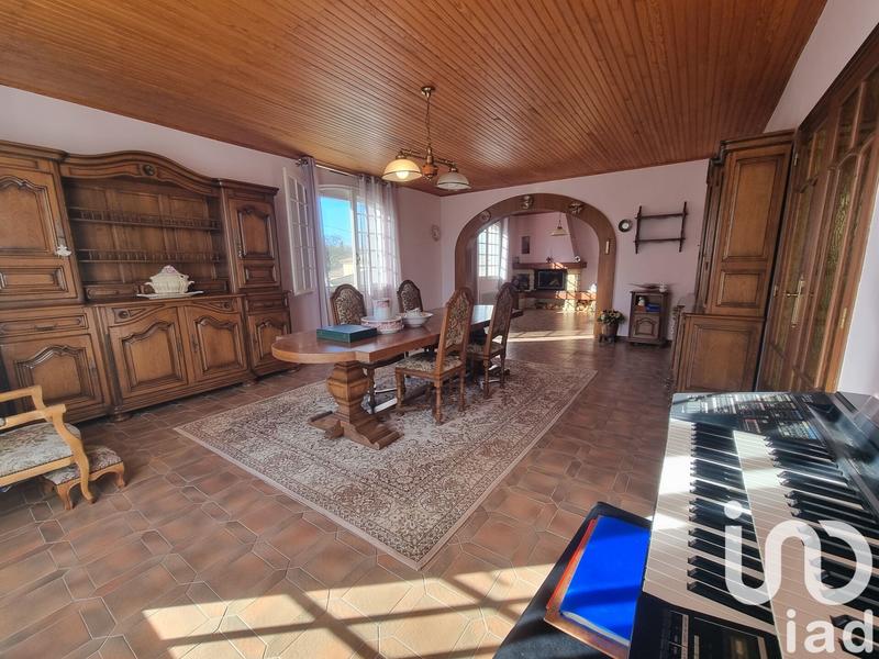 Maison - 210 m² - 7 pièces