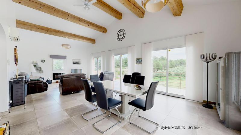 Villa - 144 m² - 10 pièces