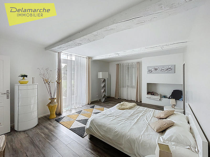 Maison - 294 m² - 9 pièces