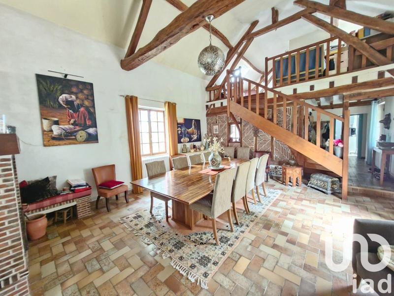 Maison - 200 m² - 11 pièces