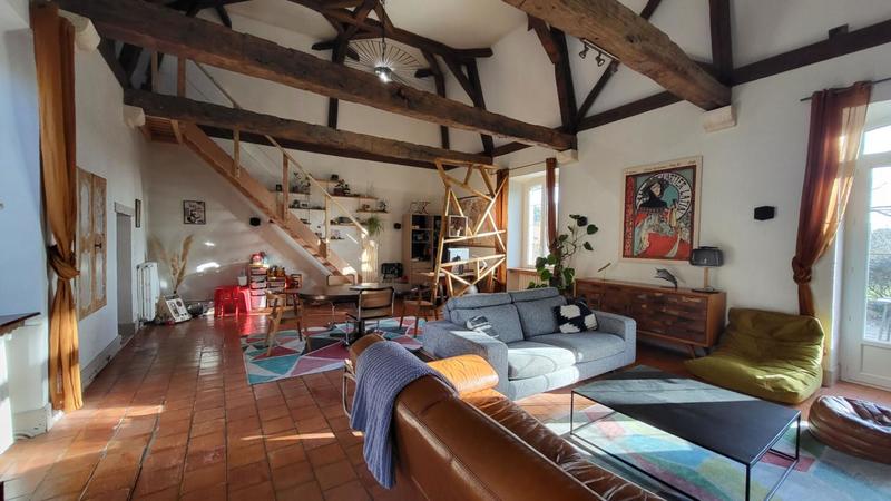 Maison - 207 m² - 7 pièces