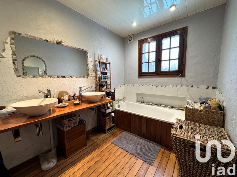 Maison - 198 m² - 8 pièces