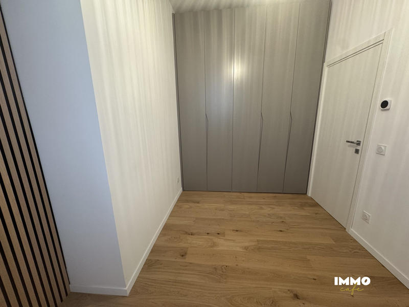 Appartement - 99 m² - 4 pièces