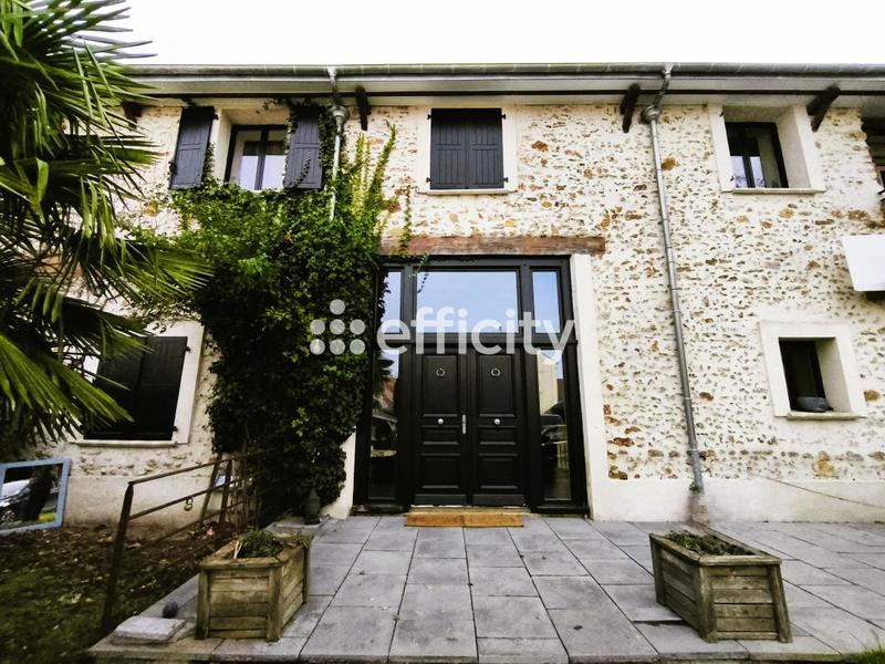 Maison de village - 237 m² - 8 pièces